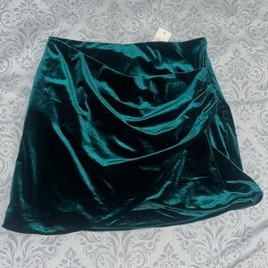 Francesca’s Blue Rain Emerald Velvet Cinched Mini Skirt M – NWT!